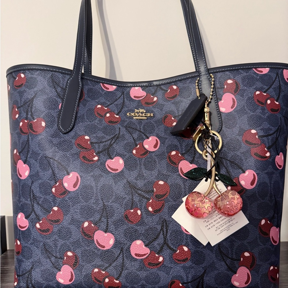 NWT Coach Cherry Print Tote w/Lg Wallet Glitter Wristlet & Bag Charm 4Piece Set - Picture 7 of 9